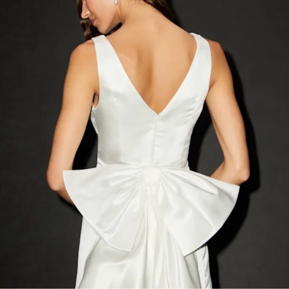 Lulus Elegant White Sleeveless Dress with Bow